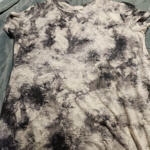 LuLaRoe Black and Gray Short Sleeve Tee